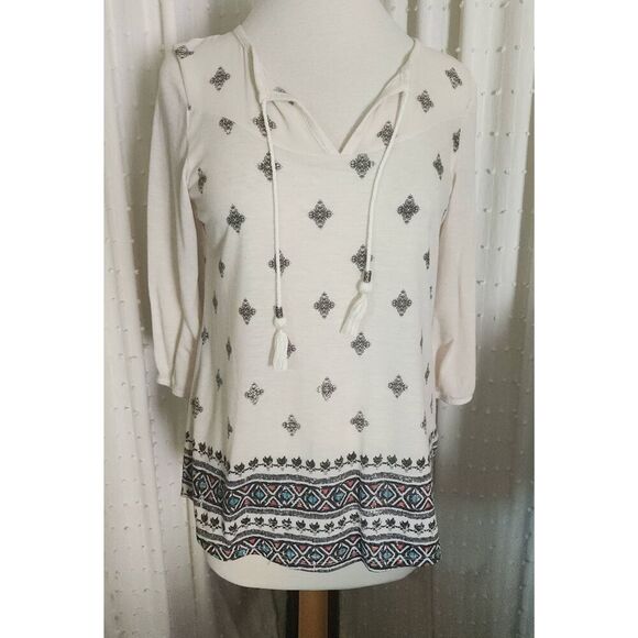+22 Maurices southwestern hobo blouse with tassels - Picture 1 of 9